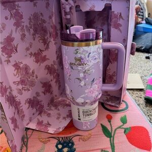 Stanley x LoveShackFancy Flowstate 40oz Quencher 💜